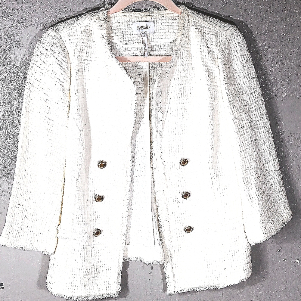 Laundry  by Shelli Segal, white ivory silver blazer matellic fringe open.